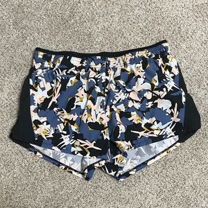 Nike Women’s running shorts size small